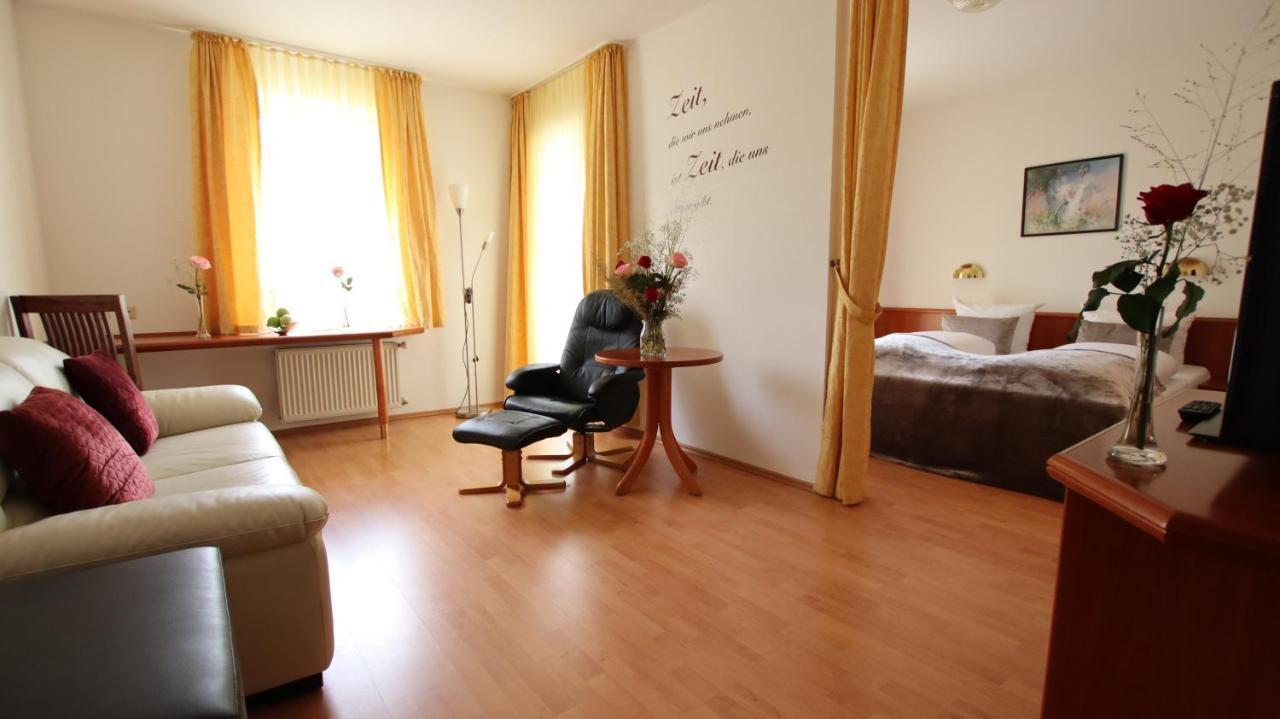 Hotel Kurparkblick Bad Bergzabern Buitenkant foto